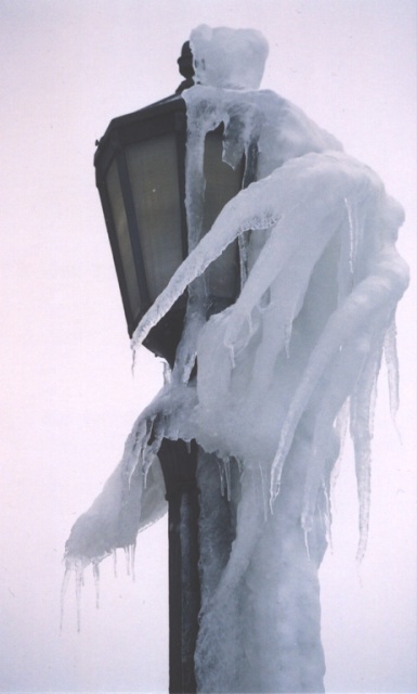 Ice Lamp in Niagara